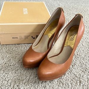 Michael Michael Kors Hamilton Pump Luggage size 8